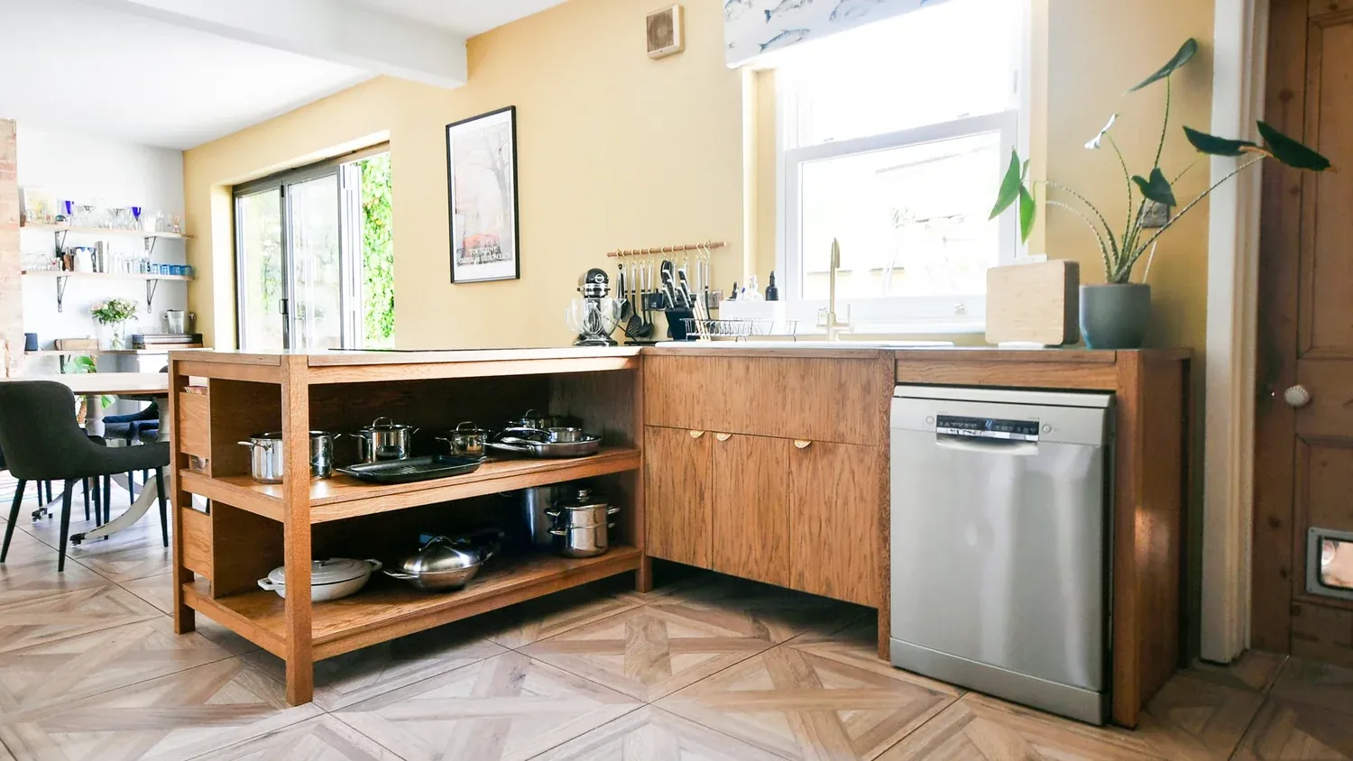 A fully bespoke kitchen, designed without compromise